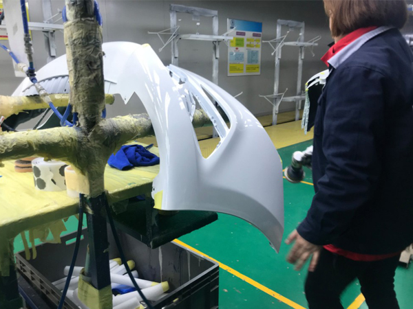 該如何進(jìn)行汽車美容修理？